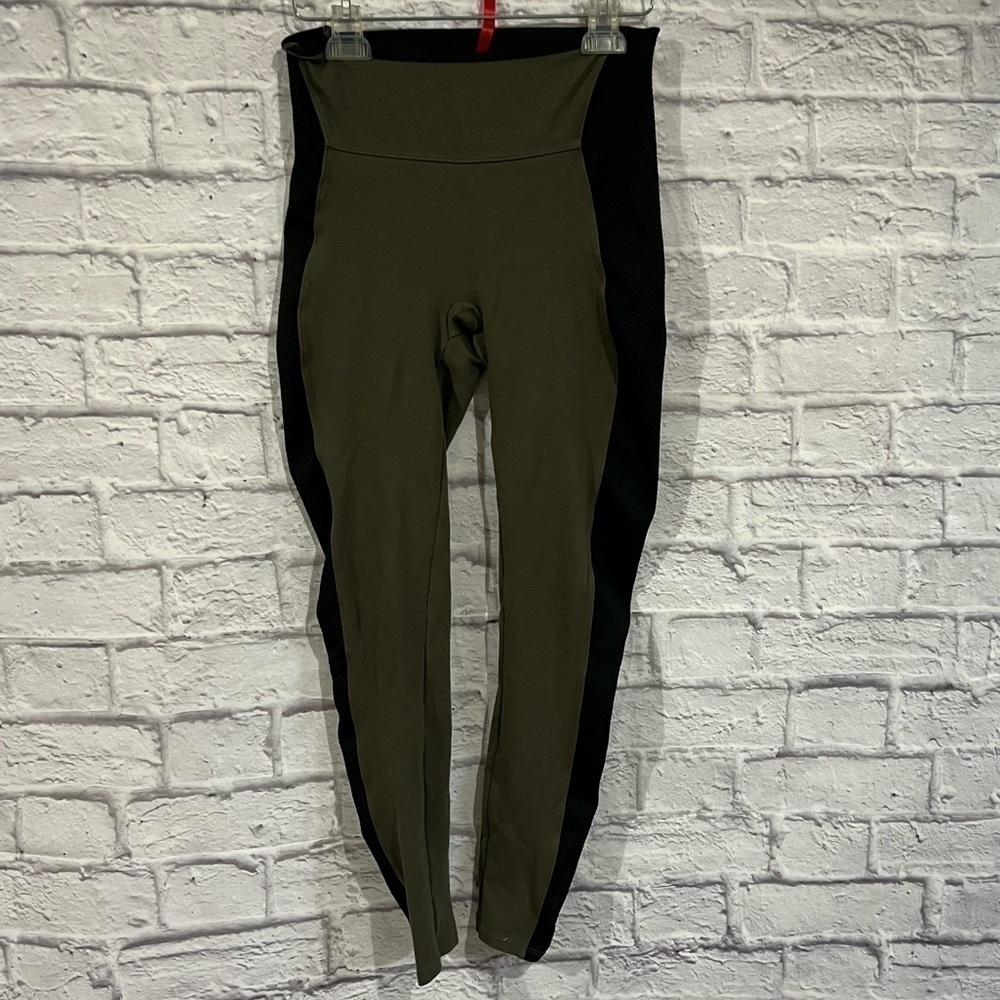 Spanx small green leggings black ruched textured sides womens small
